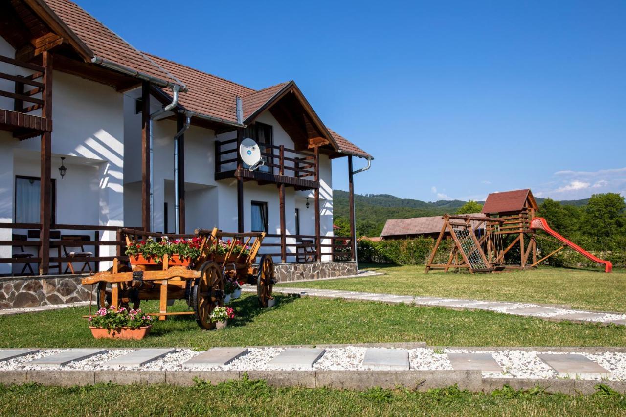 Pallos Apartments Совата Экстерьер фото